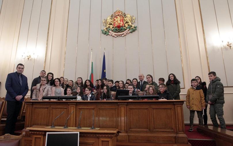 Повече от 5500 души посетиха Народното събрание в Деня на