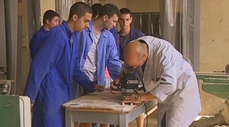 Три пъти повече ученици са се записали тази година за