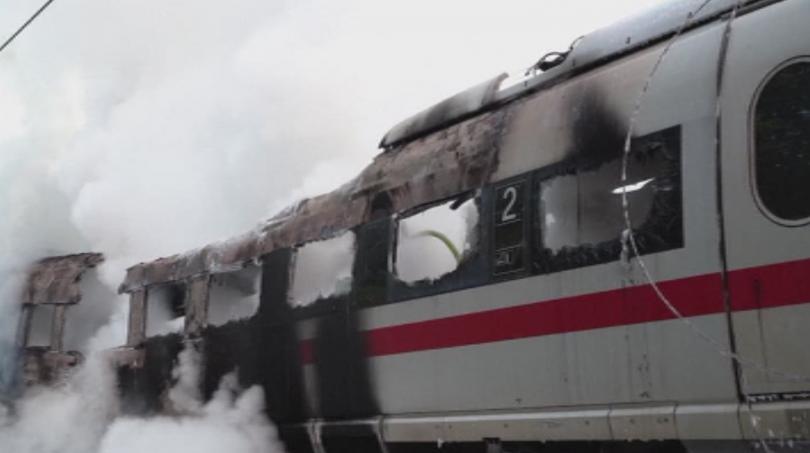 Пожар избухна във високоскоростен влак в Германия Пострадали няма Влакът е