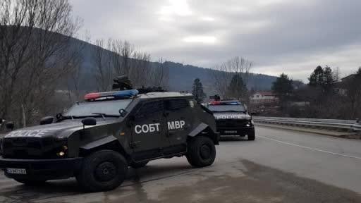 Полиция и жандармерия блокираха входовете на село Луково предава нашият