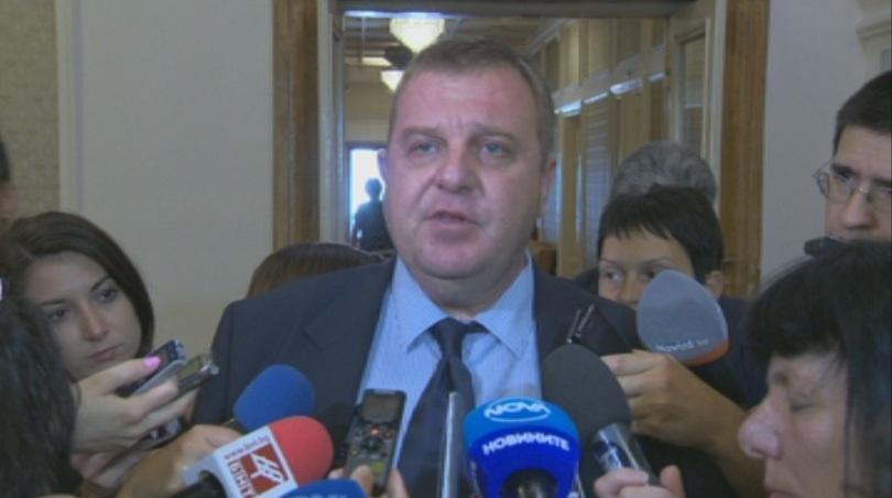 Министърът на отбраната Красимир Каракачанов смята че България има достатъчно