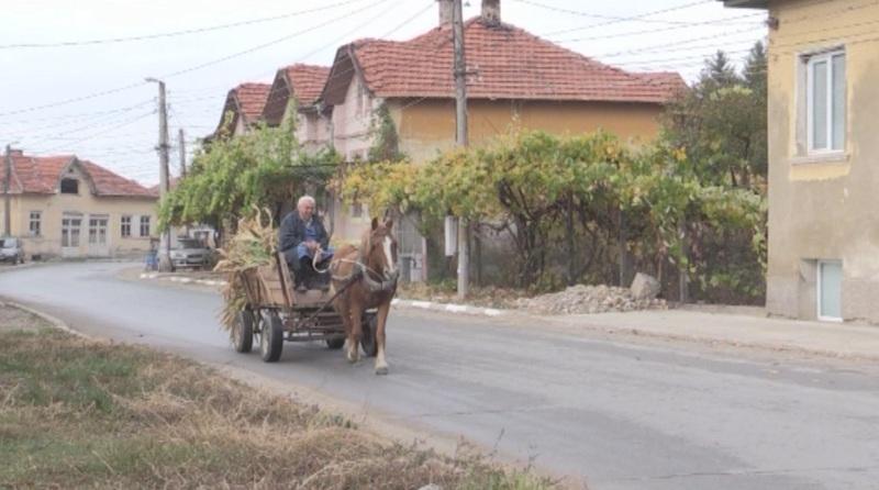 В малките населени места се сблъскват с административни проблеми от