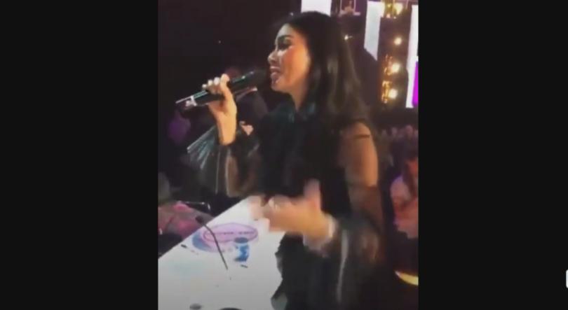 Никол Шерцингер накара публиката на свое участие да поздрави с