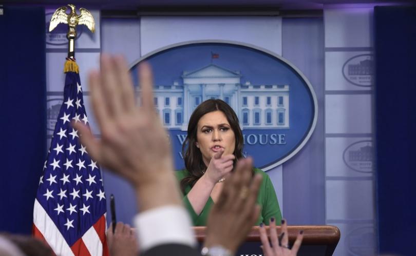  Сара Хъкаби Сандърс, говорителка на Белия дом 