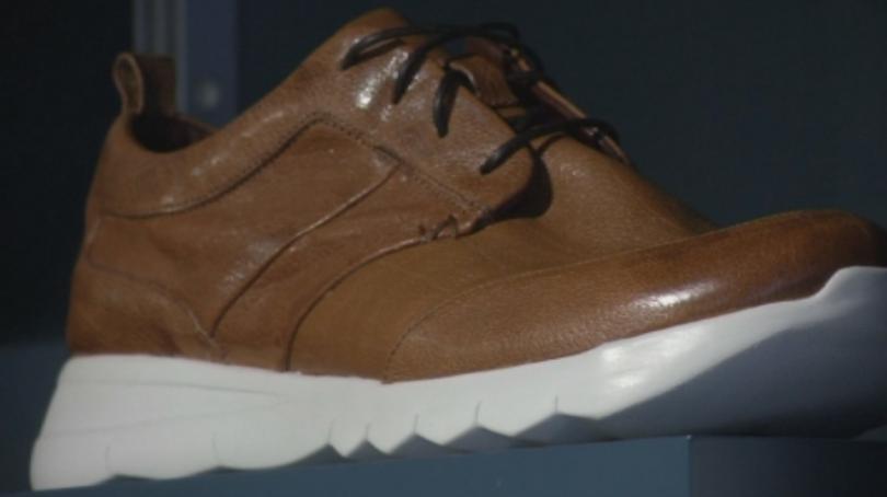 Обувки със скрити тайници се предлагат на британския пазар Необичайният