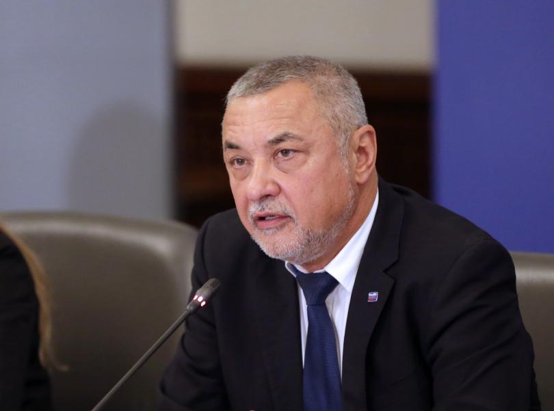 Драматичен Коалиционен съвет на Обединени патриоти в отсъствието на лидера