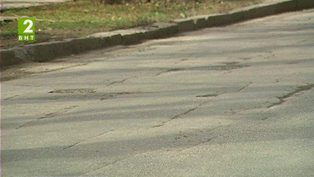 Запълват дупки по улиците в Пловдив
