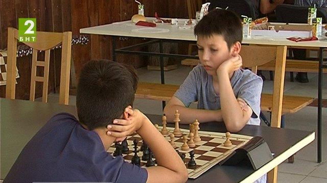 Шахматен турнир до скален манастир