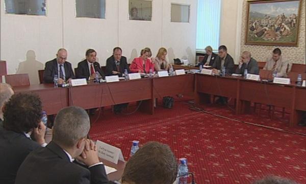 Кръгла маса за изостаналите региони