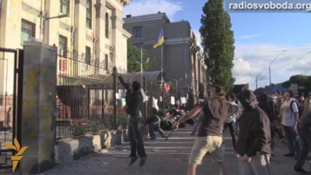 Траур и напрежение в Украйна