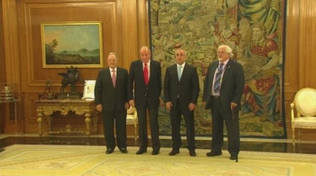 Очаква се днес крал Хуан Карлос да абдикира