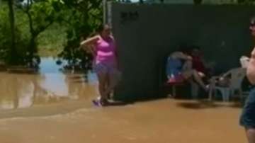 20 000  пострадали при наводнения в Бразилия и Аржентина