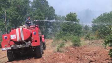 Продължава гасенето на пожара край село Дрипчево (ОБНОВЕНА)