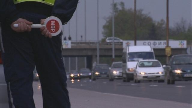 Полицейски проверки по пътищата през уикенда