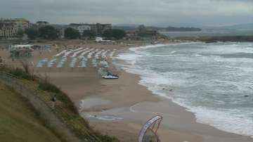 Плажът в Лозенец остава затворен