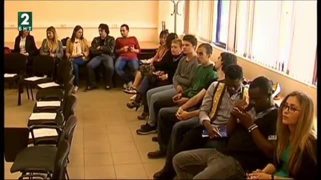 В Русе ученици и студенти демонстрираха знания за Европейския съюз