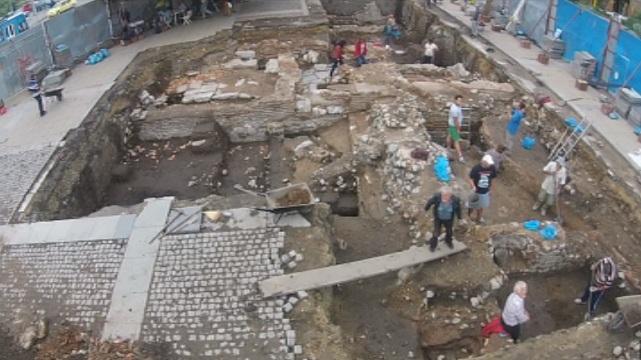 За реставрацията на съкровищата и ... историята