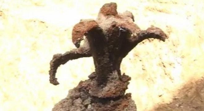 Откриха свещник на 2300 години