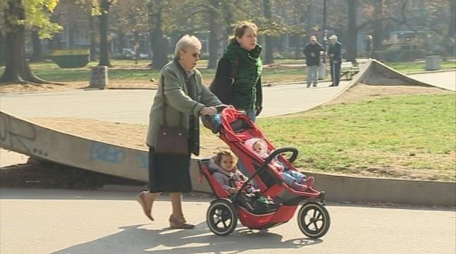 Депутатите отхвърлиха предложение за обезщетение за майки с деца до 2 години