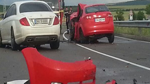 Жена загина при тежка катастрофа край Карнобат