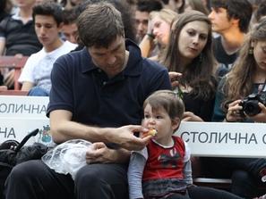 Днес отбелазваме Деня на бащата