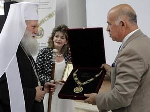 Патриарх Неофит с награда за лидерство
