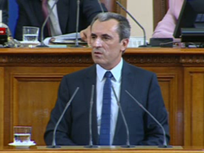 Орешарски притеснен по делото за Белене