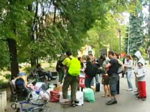 Събират дарения за бежанците