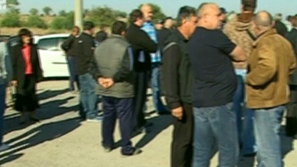 Жива верига срещу лош път