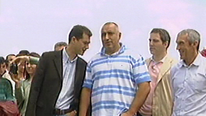 Столичният кмет Борисов направи първа копка на канализационен колектор в кв. Модерна предградие