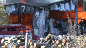 Пожар във фабрика за мебели край Казанлък