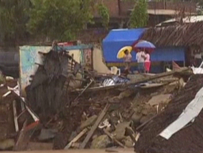 Ураганът Реймънд отслабва