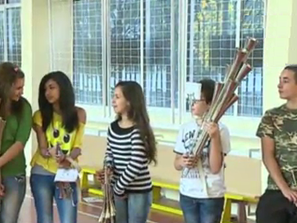 училищен оркестър търси инструменти