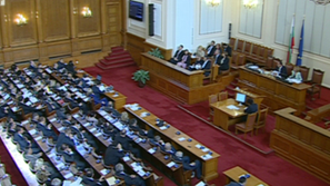 Министри отговарят на депутатски въпроси