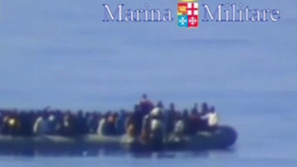 Откриха още над 450 имигранти в Средиземно море