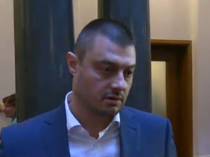 бареков внесе два сигнала борисов
