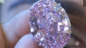 Розов диамант бе продаден за рекордните 74 милиона долара