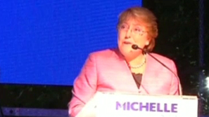 Бачелет печели убедително в първия тур на президентските избори