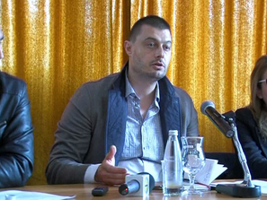 бареков оттегля доверието всички институции