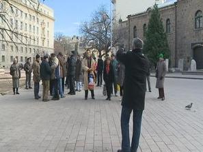 контрапротестиращи събраха президентството