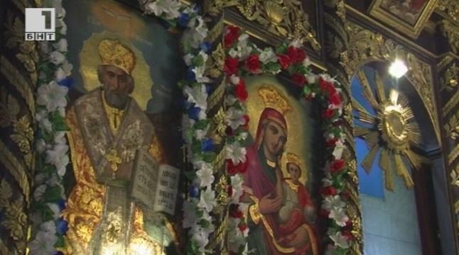 На Никулден преосветиха храма Св. Николай във Враца