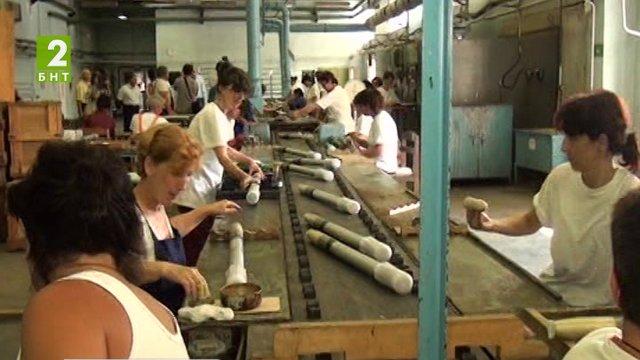 По 100 човека на месец наемат във ВМЗ Сопот