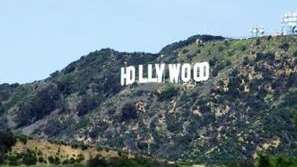 Кризата удари и Холивуд