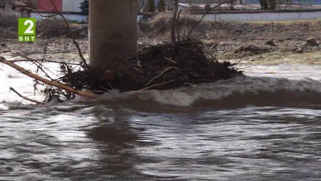 Проверки за сметища край реките в Благоевградско