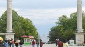 Петчленно семейство от Варна живее на улицата