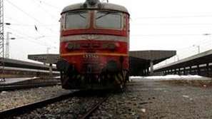 Служители на НКЖИ още са без заплати