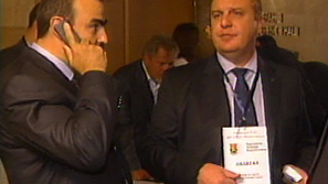 Красимир Каракачанов остава лидер на ВМРО