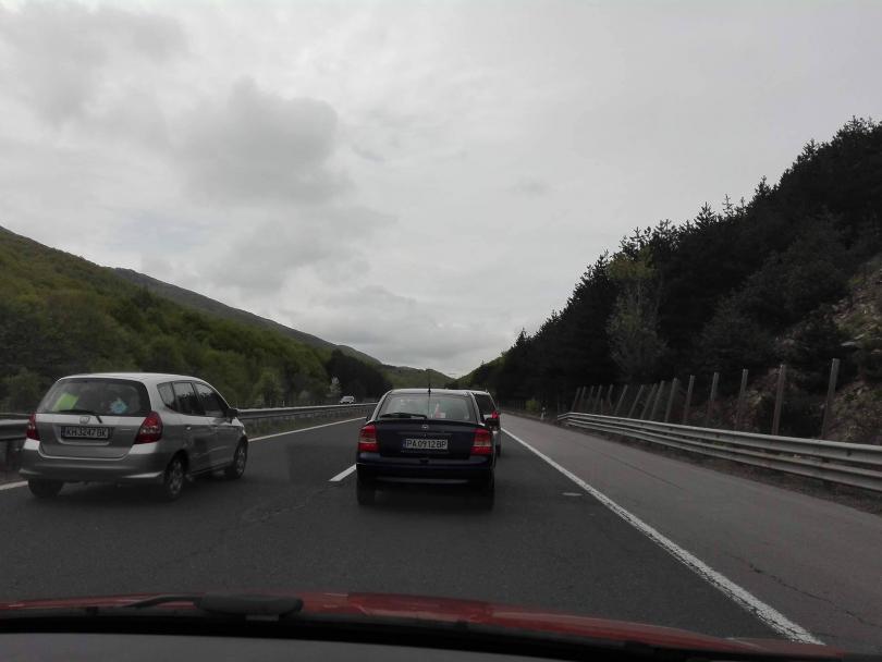 Задръствания по магистрала Тракия заради две катастрофи