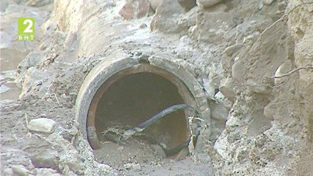 Минерална вода изтича в река Чая край Асеновград