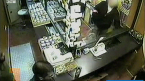 Полицаи в Париж обраха магазин